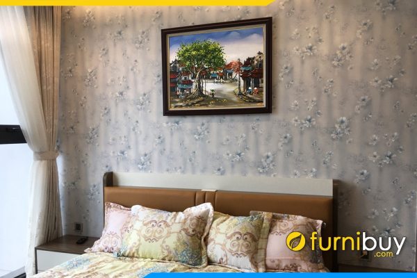 Phòng ngủ chung cư treo tranh sơn dầu phố cổ nhỏ TraSdTop-0354B